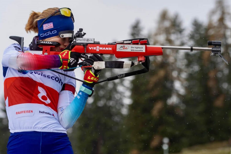 Foto von Susi Meinen beim Schiessen beim Biathlon